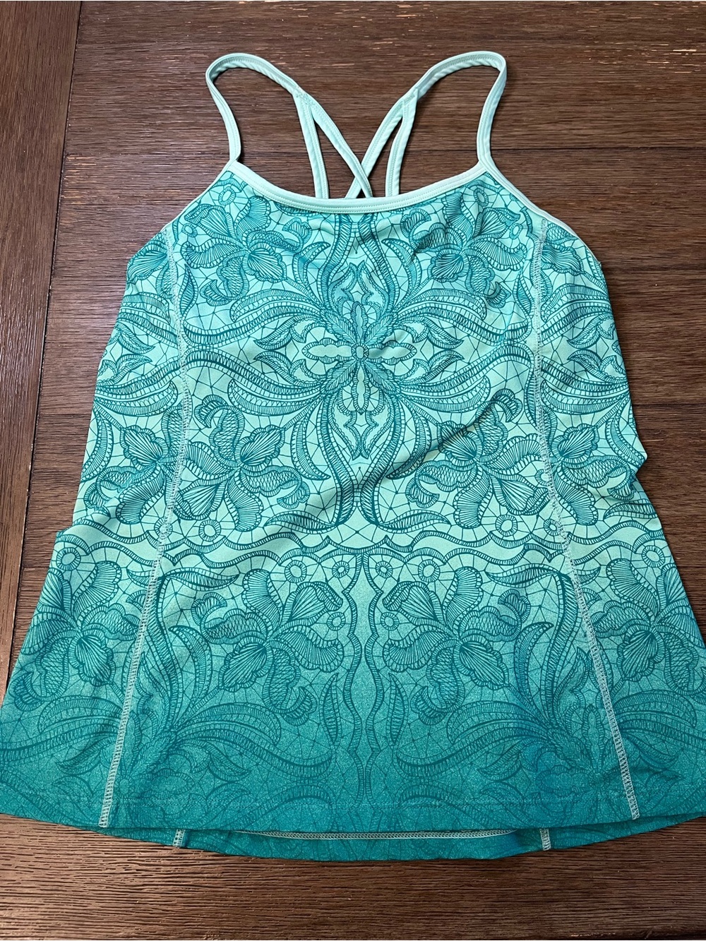 Athleta Style 581305 Small Built In Bra Yoga Tank Mint Mandala Print